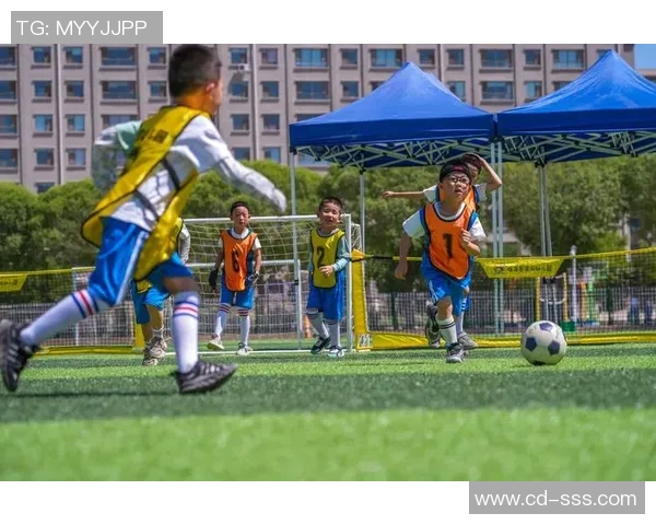 超级帅气的足球明星们如何在绿茵场上展现魅力与风采