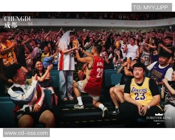 足球明星亲自赠送球衣给热情粉丝感动瞬间引发全场欢呼