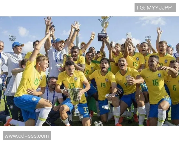 高清足球明星摆件图片欣赏展现运动魅力与艺术之美 高清足球明星摆件图片欣赏展现运动魅力与艺术之美